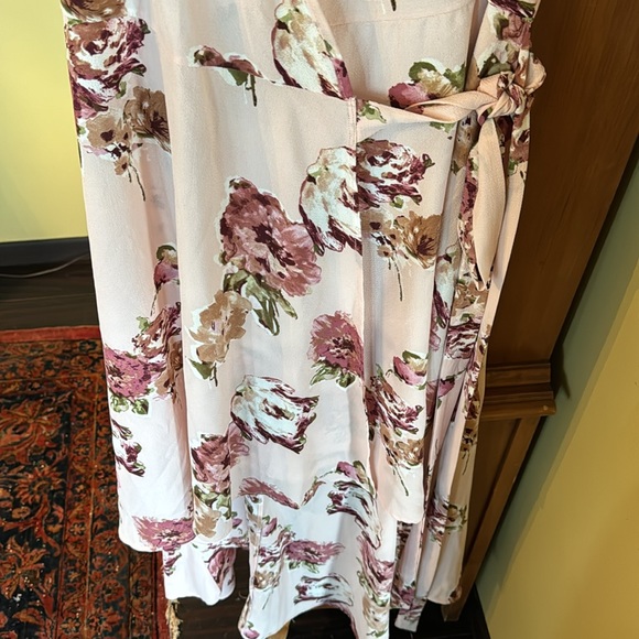 Floral wrap dress - Picture 7 of 17